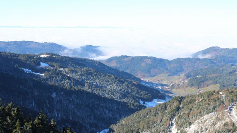 Dieses Bild zeigt eine Webcam-Aufnahme vom Achertal, aufgenommen am Samstag, den 22.11.2025 um 11:00 Uhr. Die Temperatur betrug -3.3°C.