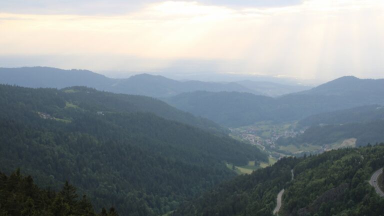 Dieses Bild zeigt eine Webcam-Aufnahme vom Achertal, aufgenommen am Donnerstag, den 22.05.2025 um 19:50 Uhr. Die Temperatur betrug 7.6°C.