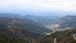 Dieses Bild zeigt eine Webcam-Aufnahme vom Achertal, aufgenommen am Mittwoch, den 15.10.2025 um 15:50 Uhr. Die Temperatur betrug 8.1°C.