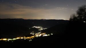 Dieses Bild zeigt eine Webcam-Aufnahme vom Achertal, aufgenommen am Freitag, den 10.07.2026 um 23:40 Uhr. Die Temperatur betrug 22.9°C.