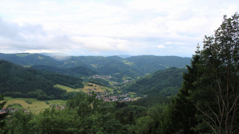 Dieses Bild zeigt eine Webcam-Aufnahme vom Achertal, aufgenommen am Freitag, den 05.06.2026 um 07:20 Uhr. Die Temperatur betrug 9°C.