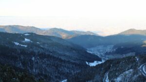 Dieses Bild zeigt eine Webcam-Aufnahme vom Achertal, aufgenommen am Samstag, den 22.11.2025 um 08:30 Uhr. Die Temperatur betrug -4.5°C.