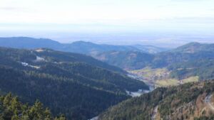 Dieses Bild zeigt eine Webcam-Aufnahme vom Achertal, aufgenommen am Mittwoch, den 19.11.2025 um 13:10 Uhr. Die Temperatur betrug 0.1°C.