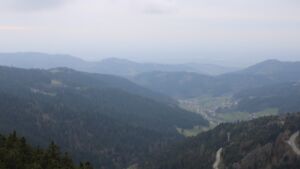 Dieses Bild zeigt eine Webcam-Aufnahme vom Achertal, aufgenommen am Freitag, den 10.04.2026 um 17:40 Uhr. Die Temperatur betrug 7.3°C.