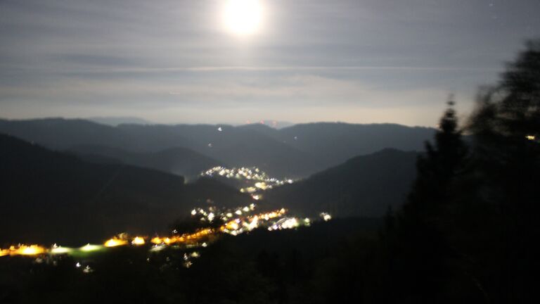 Dieses Bild zeigt eine Webcam-Aufnahme vom Achertal, aufgenommen am Montag, den 19.10.2026 um 23:00 Uhr. Die Temperatur betrug 9.3°C.