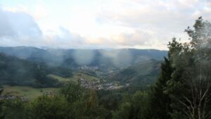 Dieses Bild zeigt eine Webcam-Aufnahme vom Achertal, aufgenommen am Montag, den 31.08.2026 um 07:20 Uhr. Die Temperatur betrug 13.3°C.