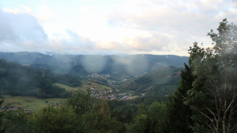 Dieses Bild zeigt eine Webcam-Aufnahme vom Achertal, aufgenommen am Montag, den 31.08.2026 um 07:20 Uhr. Die Temperatur betrug 13.3°C.