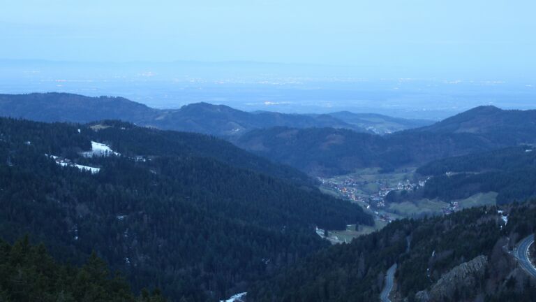 Dieses Bild zeigt eine Webcam-Aufnahme vom Achertal, aufgenommen am Samstag, den 17.01.2026 um 07:50 Uhr. Die Temperatur betrug 7.3°C.