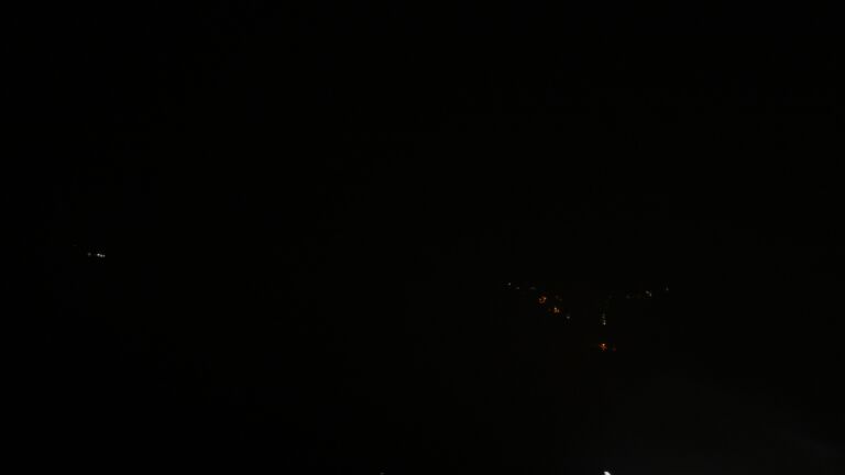 Dieses Bild zeigt eine Webcam-Aufnahme vom Achertal, aufgenommen am Montag, den 27.10.2025 um 00:00 Uhr. Die Temperatur betrug 0.1°C.