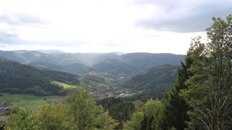 Dieses Bild zeigt eine Webcam-Aufnahme vom Achertal, aufgenommen am Samstag, den 10.10.2026 um 16:20 Uhr. Die Temperatur betrug 10.3°C.