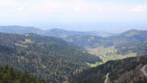 Dieses Bild zeigt eine Webcam-Aufnahme vom Achertal, aufgenommen am Freitag, den 17.04.2026 um 13:50 Uhr. Die Temperatur betrug 14.6°C.