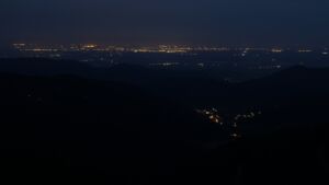 Dieses Bild zeigt eine Webcam-Aufnahme vom Achertal, aufgenommen am Donnerstag, den 03.07.2025 um 04:20 Uhr. Die Temperatur betrug 18.5°C.