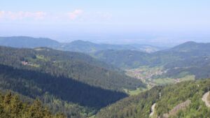 Dieses Bild zeigt eine Webcam-Aufnahme vom Achertal, aufgenommen am Samstag, den 09.05.2026 um 12:00 Uhr. Die Temperatur betrug 15.4°C.