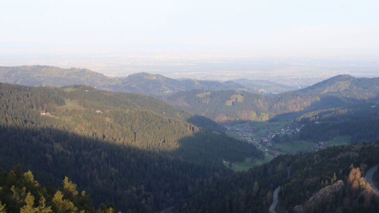 Dieses Bild zeigt eine Webcam-Aufnahme vom Achertal, aufgenommen am Freitag, den 17.04.2026 um 07:30 Uhr. Die Temperatur betrug 11.1°C.