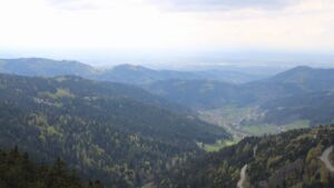 Dieses Bild zeigt eine Webcam-Aufnahme vom Achertal, aufgenommen am Dienstag, den 21.04.2026 um 15:50 Uhr. Die Temperatur betrug 4.5°C.