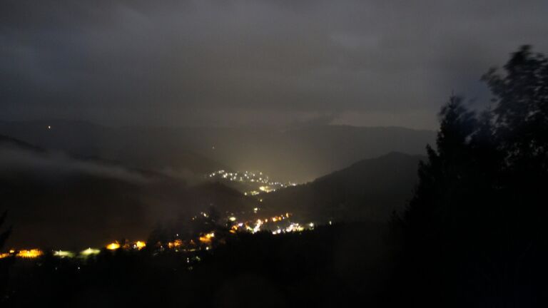 Dieses Bild zeigt eine Webcam-Aufnahme vom Achertal, aufgenommen am Montag, den 31.08.2026 um 02:00 Uhr. Die Temperatur betrug 15.2°C.