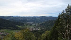 Dieses Bild zeigt eine Webcam-Aufnahme vom Achertal, aufgenommen am Freitag, den 23.10.2026 um 08:50 Uhr. Die Temperatur betrug 10.6°C.