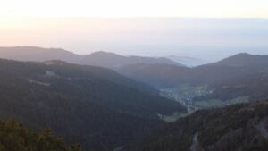 Dieses Bild zeigt eine Webcam-Aufnahme vom Achertal, aufgenommen am Mittwoch, den 17.12.2025 um 16:20 Uhr. Die Temperatur betrug 7.2°C.