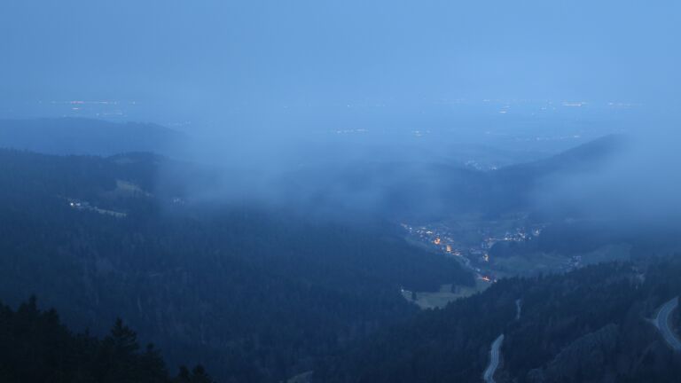 Dieses Bild zeigt eine Webcam-Aufnahme vom Achertal, aufgenommen am Sonntag, den 01.03.2026 um 06:40 Uhr. Die Temperatur betrug 3.1°C.