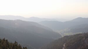 Dieses Bild zeigt eine Webcam-Aufnahme vom Achertal, aufgenommen am Freitag, den 20.03.2026 um 17:30 Uhr. Die Temperatur betrug 8.6°C.