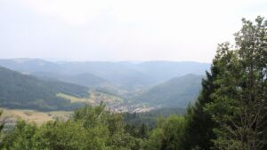 Dieses Bild zeigt eine Webcam-Aufnahme vom Achertal, aufgenommen am Freitag, den 31.07.2026 um 17:20 Uhr. Die Temperatur betrug 30.6°C.