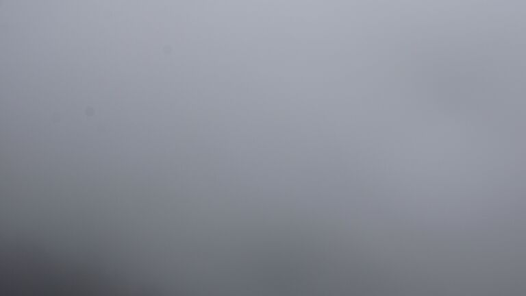 Dieses Bild zeigt eine Webcam-Aufnahme vom Achertal, aufgenommen am Sonntag, den 05.10.2025 um 13:00 Uhr. Die Temperatur betrug 3.8°C.