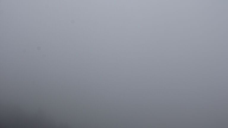 Dieses Bild zeigt eine Webcam-Aufnahme vom Achertal, aufgenommen am Dienstag, den 23.09.2025 um 11:00 Uhr. Die Temperatur betrug 4.9°C.