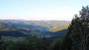 Dieses Bild zeigt eine Webcam-Aufnahme vom Achertal, aufgenommen am Freitag, den 24.07.2026 um 06:50 Uhr. Die Temperatur betrug 13.7°C.