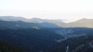 Dieses Bild zeigt eine Webcam-Aufnahme vom Achertal, aufgenommen am Donnerstag, den 26.02.2026 um 08:00 Uhr. Die Temperatur betrug 8.3°C.