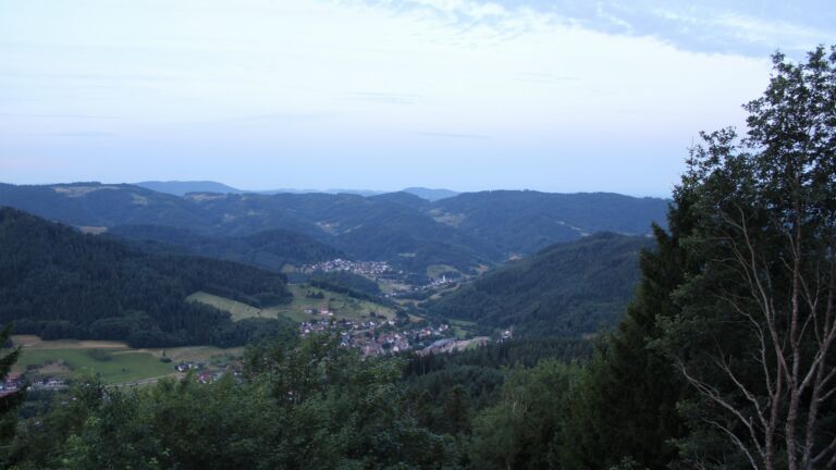 Dieses Bild zeigt eine Webcam-Aufnahme vom Achertal, aufgenommen am Mittwoch, den 08.07.2026 um 05:40 Uhr. Die Temperatur betrug 17.1°C.