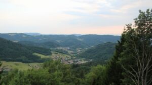 Dieses Bild zeigt eine Webcam-Aufnahme vom Achertal, aufgenommen am Samstag, den 25.07.2026 um 20:20 Uhr. Die Temperatur betrug 25.8°C.