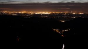 Dieses Bild zeigt eine Webcam-Aufnahme vom Achertal, aufgenommen am Donnerstag, den 09.04.2026 um 21:20 Uhr. Die Temperatur betrug 12.8°C.