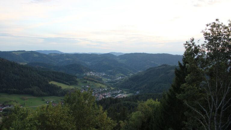 Dieses Bild zeigt eine Webcam-Aufnahme vom Achertal, aufgenommen am Donnerstag, den 17.09.2026 um 19:30 Uhr. Die Temperatur betrug 15.8°C.