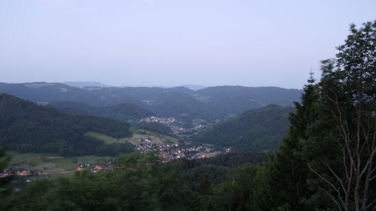 Dieses Bild zeigt eine Webcam-Aufnahme vom Achertal, aufgenommen am Montag, den 25.05.2026 um 05:00 Uhr. Die Temperatur betrug 20.1°C.