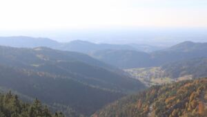 Dieses Bild zeigt eine Webcam-Aufnahme vom Achertal, aufgenommen am Samstag, den 18.10.2025 um 16:40 Uhr. Die Temperatur betrug 7.8°C.