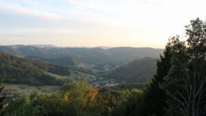 Dieses Bild zeigt eine Webcam-Aufnahme vom Achertal, aufgenommen am Sonntag, den 23.08.2026 um 20:00 Uhr. Die Temperatur betrug 17.5°C.