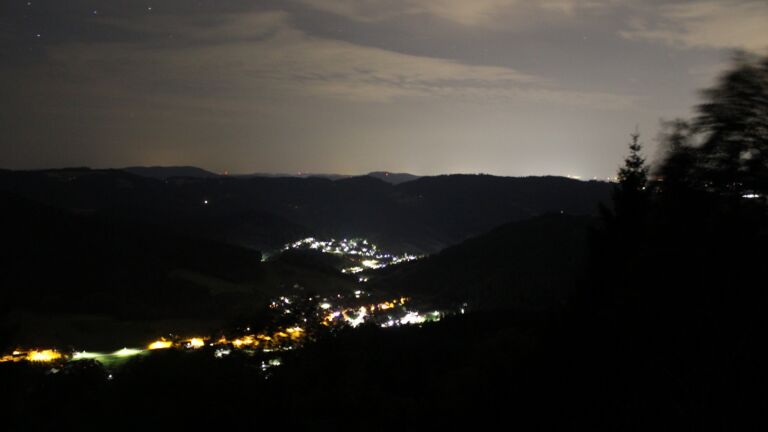 Dieses Bild zeigt eine Webcam-Aufnahme vom Achertal, aufgenommen am Dienstag, den 14.07.2026 um 02:00 Uhr. Die Temperatur betrug 25.1°C.