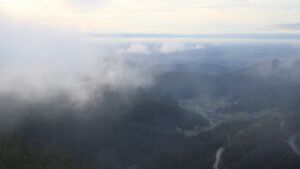 Dieses Bild zeigt eine Webcam-Aufnahme vom Achertal, aufgenommen am Samstag, den 29.11.2025 um 16:10 Uhr. Die Temperatur betrug 5.5°C.