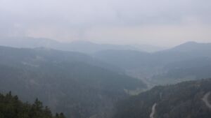 Dieses Bild zeigt eine Webcam-Aufnahme vom Achertal, aufgenommen am Dienstag, den 14.04.2026 um 16:40 Uhr. Die Temperatur betrug 4.9°C.