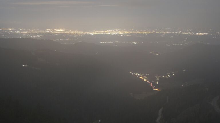 Dieses Bild zeigt eine Webcam-Aufnahme vom Achertal, aufgenommen am Samstag, den 28.02.2026 um 22:00 Uhr. Die Temperatur betrug 3.1°C.