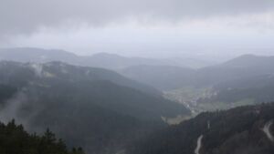 Dieses Bild zeigt eine Webcam-Aufnahme vom Achertal, aufgenommen am Mittwoch, den 11.03.2026 um 11:20 Uhr. Die Temperatur betrug 4.9°C.