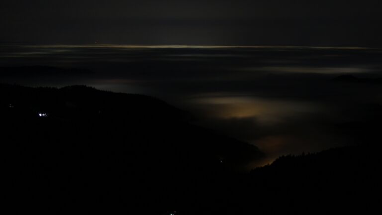 Dieses Bild zeigt eine Webcam-Aufnahme vom Achertal, aufgenommen am Sonntag, den 18.01.2026 um 06:10 Uhr. Die Temperatur betrug 4.8°C.