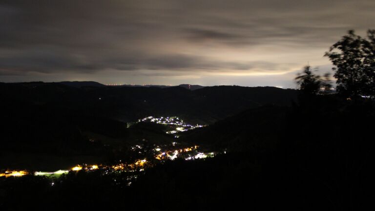 Dieses Bild zeigt eine Webcam-Aufnahme vom Achertal, aufgenommen am Samstag, den 05.09.2026 um 02:00 Uhr. Die Temperatur betrug 19°C.