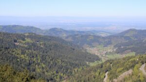 Dieses Bild zeigt eine Webcam-Aufnahme vom Achertal, aufgenommen am Samstag, den 25.04.2026 um 10:10 Uhr. Die Temperatur betrug 12.4°C.