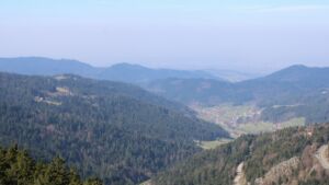 Dieses Bild zeigt eine Webcam-Aufnahme vom Achertal, aufgenommen am Donnerstag, den 19.03.2026 um 11:10 Uhr. Die Temperatur betrug 7.6°C.