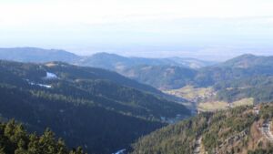 Dieses Bild zeigt eine Webcam-Aufnahme vom Achertal, aufgenommen am Freitag, den 16.01.2026 um 13:20 Uhr. Die Temperatur betrug 8.6°C.