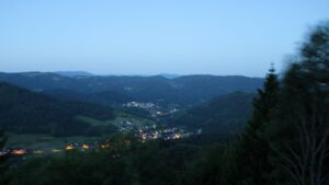 Dieses Bild zeigt eine Webcam-Aufnahme vom Achertal, aufgenommen am Sonntag, den 24.05.2026 um 04:50 Uhr. Die Temperatur betrug 19.9°C.