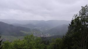 Dieses Bild zeigt eine Webcam-Aufnahme vom Achertal, aufgenommen am Mittwoch, den 13.05.2026 um 20:10 Uhr. Die Temperatur betrug 5.5°C.