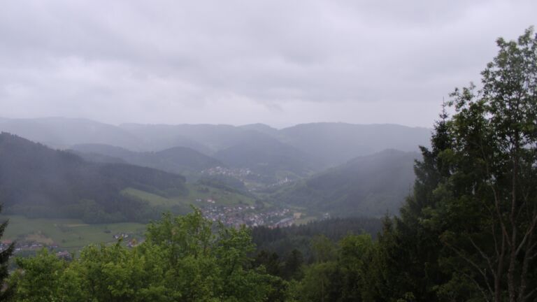 Dieses Bild zeigt eine Webcam-Aufnahme vom Achertal, aufgenommen am Mittwoch, den 13.05.2026 um 20:10 Uhr. Die Temperatur betrug 5.5°C.