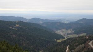 Dieses Bild zeigt eine Webcam-Aufnahme vom Achertal, aufgenommen am Mittwoch, den 10.12.2025 um 12:10 Uhr. Die Temperatur betrug 6.2°C.